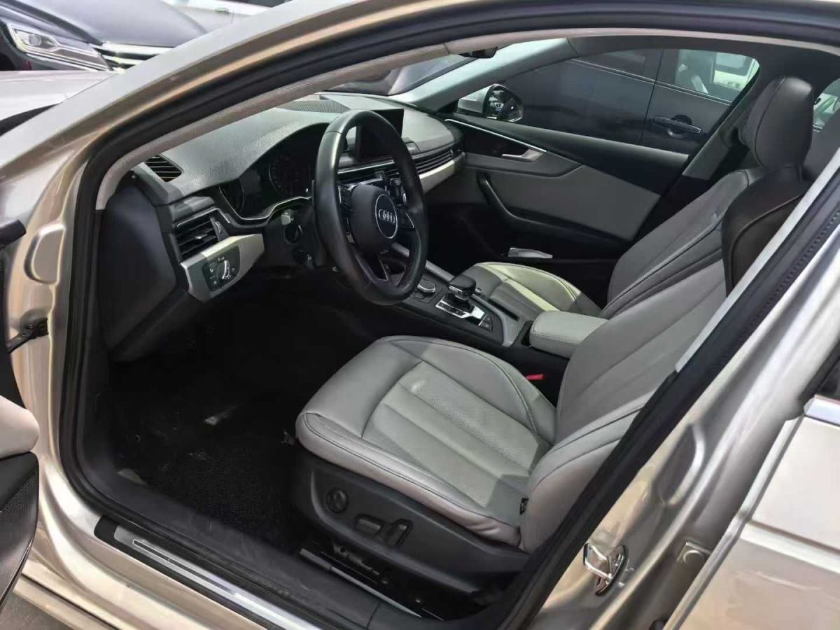 奧迪 奧迪A4L  2018款 30周年年型 30 TFSI 進(jìn)取型圖片