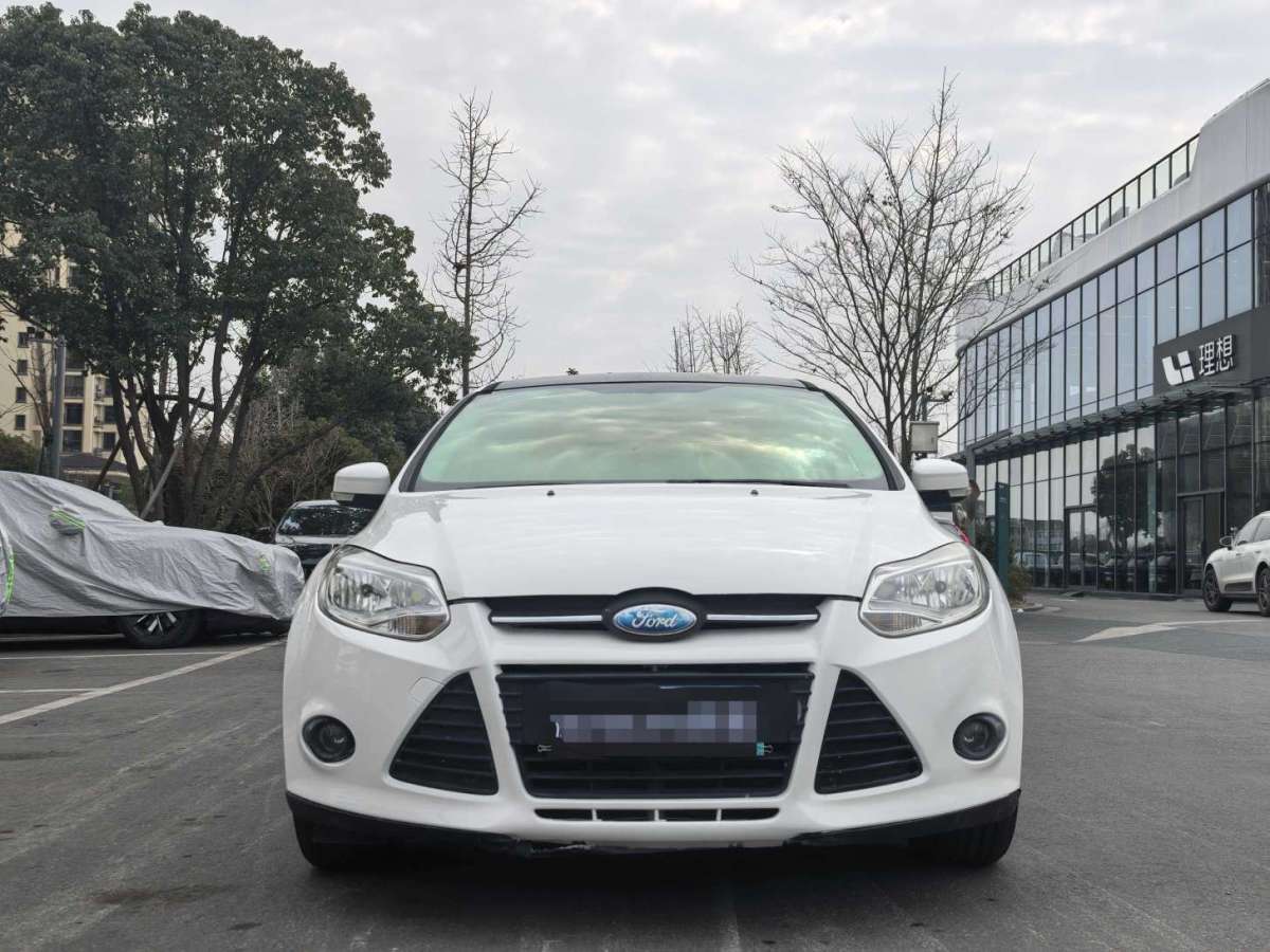 2013年05月福特 ?？怂? 2012款 兩廂 1.6L 自動舒適型