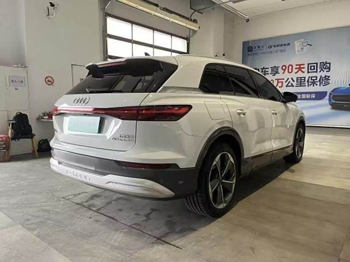 奧迪 奧迪Q5 e-tron  2022款 40 e-tron 星耀型 錦衣套裝圖片