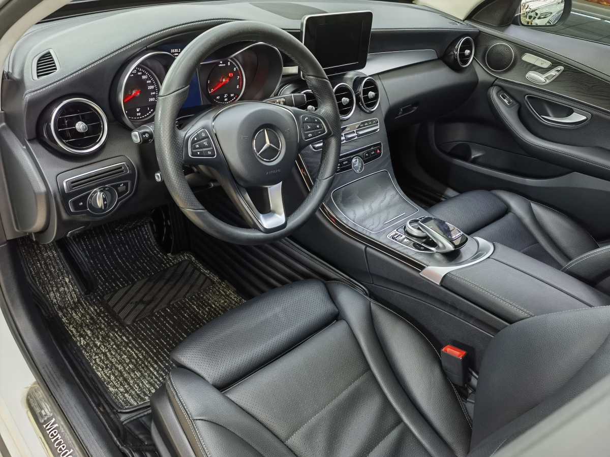 2017年9月奔驰 奔驰C级  2015款 改款 C 200 L 运动型