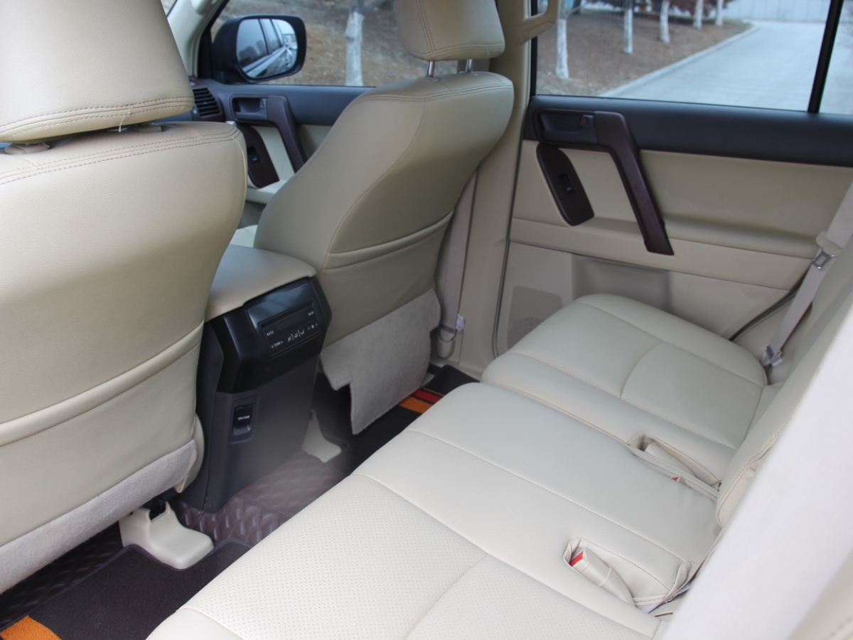 2015年1月丰田 普拉多  2014款 2.7L 自动豪华版