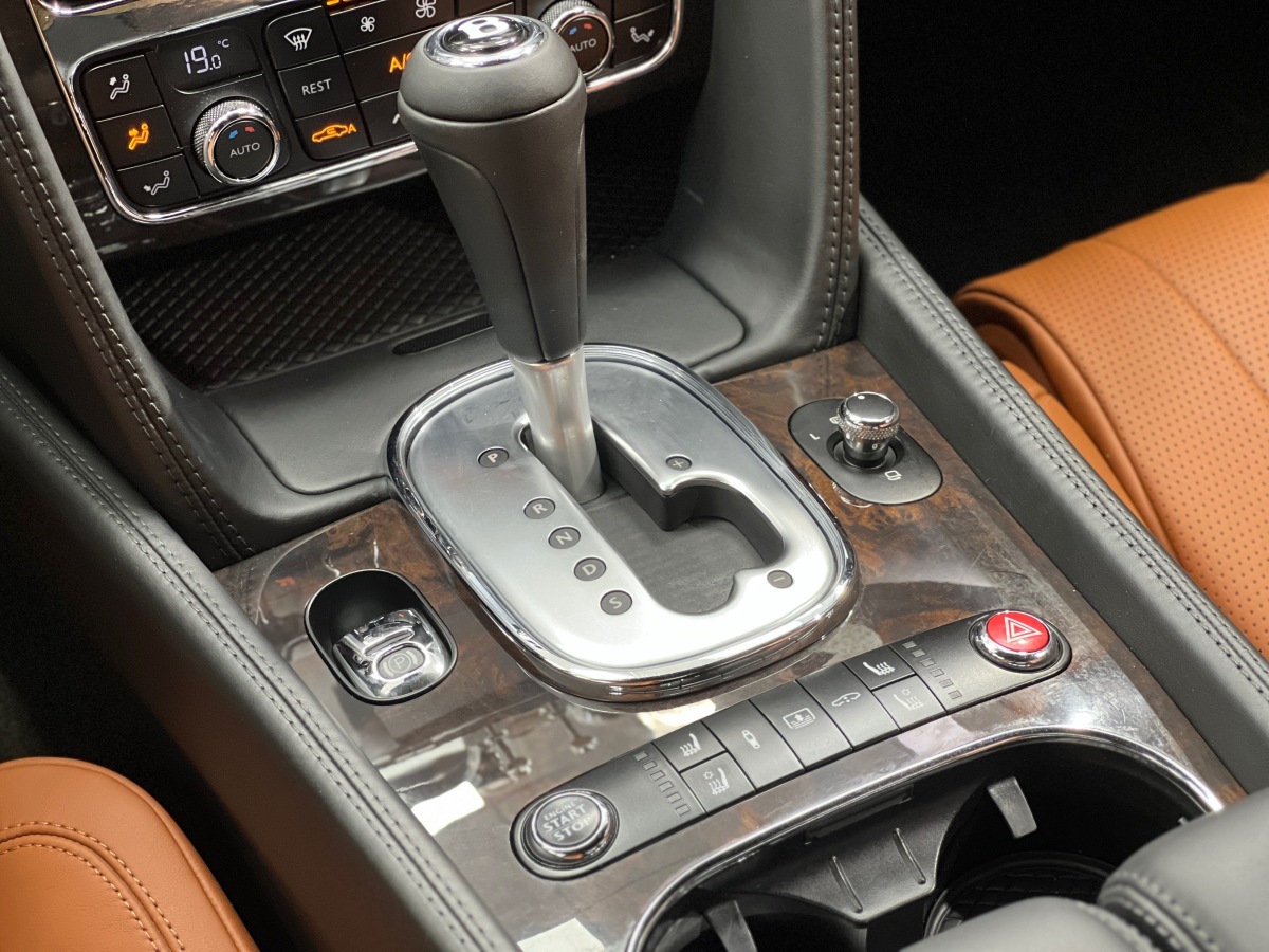 2014年3月宾利 飞驰  2013款 6.0T W12 尊贵版