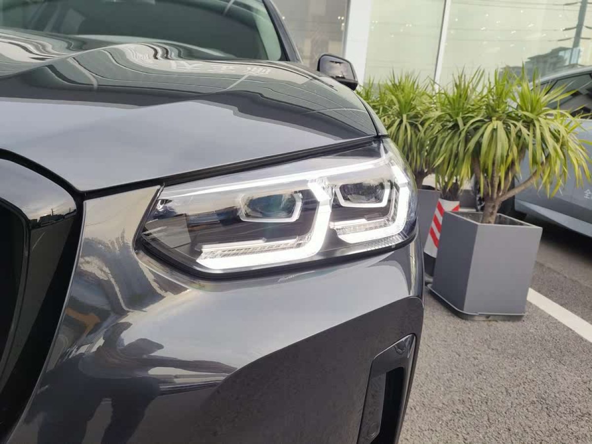 寶馬 寶馬X3  2023款 xDrive30i 領(lǐng)先型 M曜夜套裝圖片