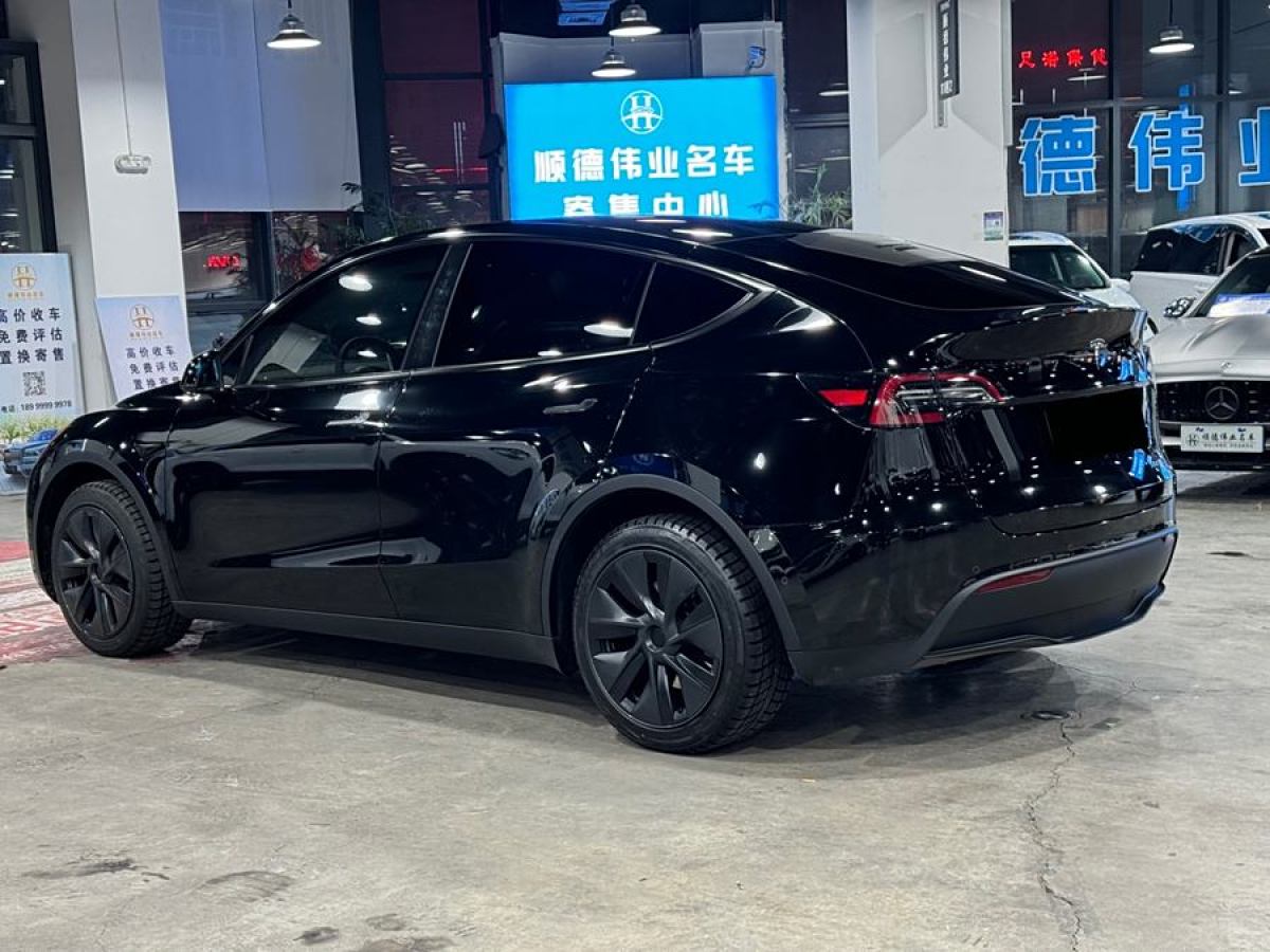 特斯拉 Model 3  2023款 長續(xù)航煥新版 雙電機(jī)全輪驅(qū)動圖片