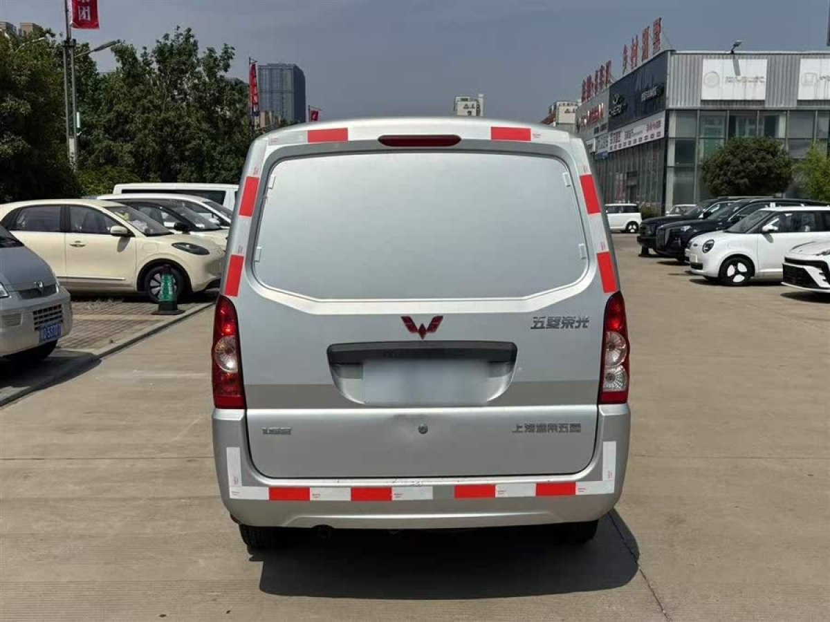 五菱 五菱榮光  2021款 1.5L加長基本型封窗車2座L3C圖片