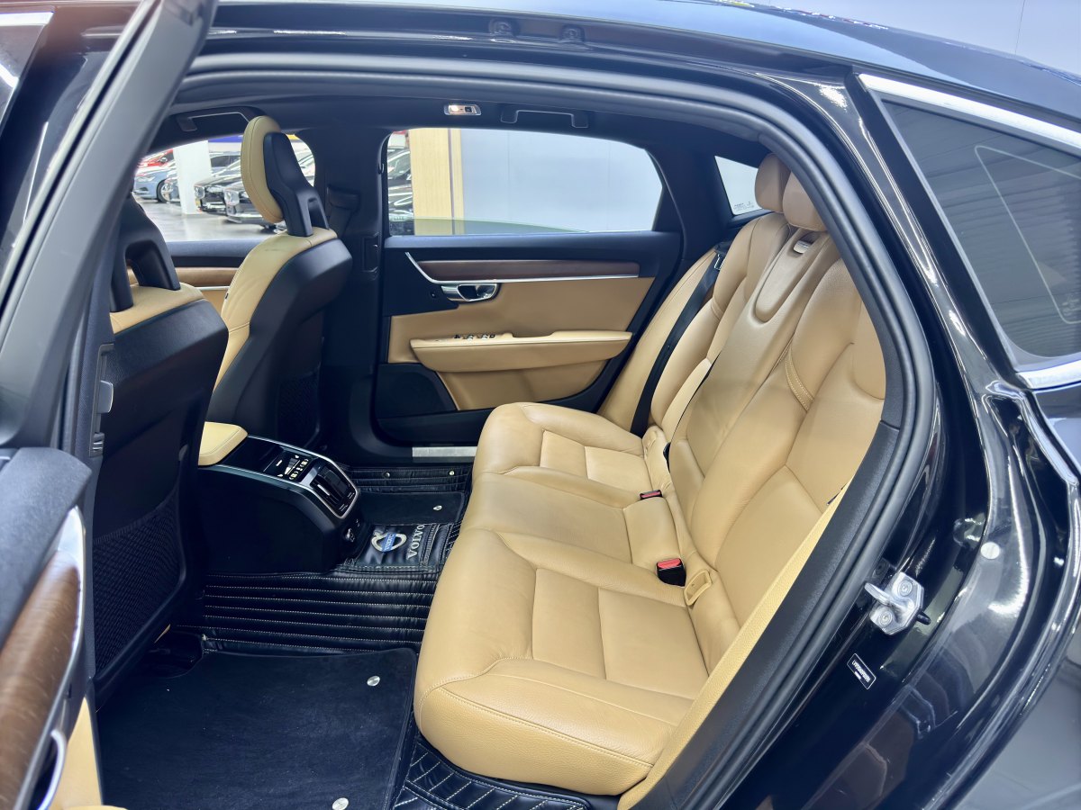 2017年6月沃爾沃 S90  2017款 T5 智雅版