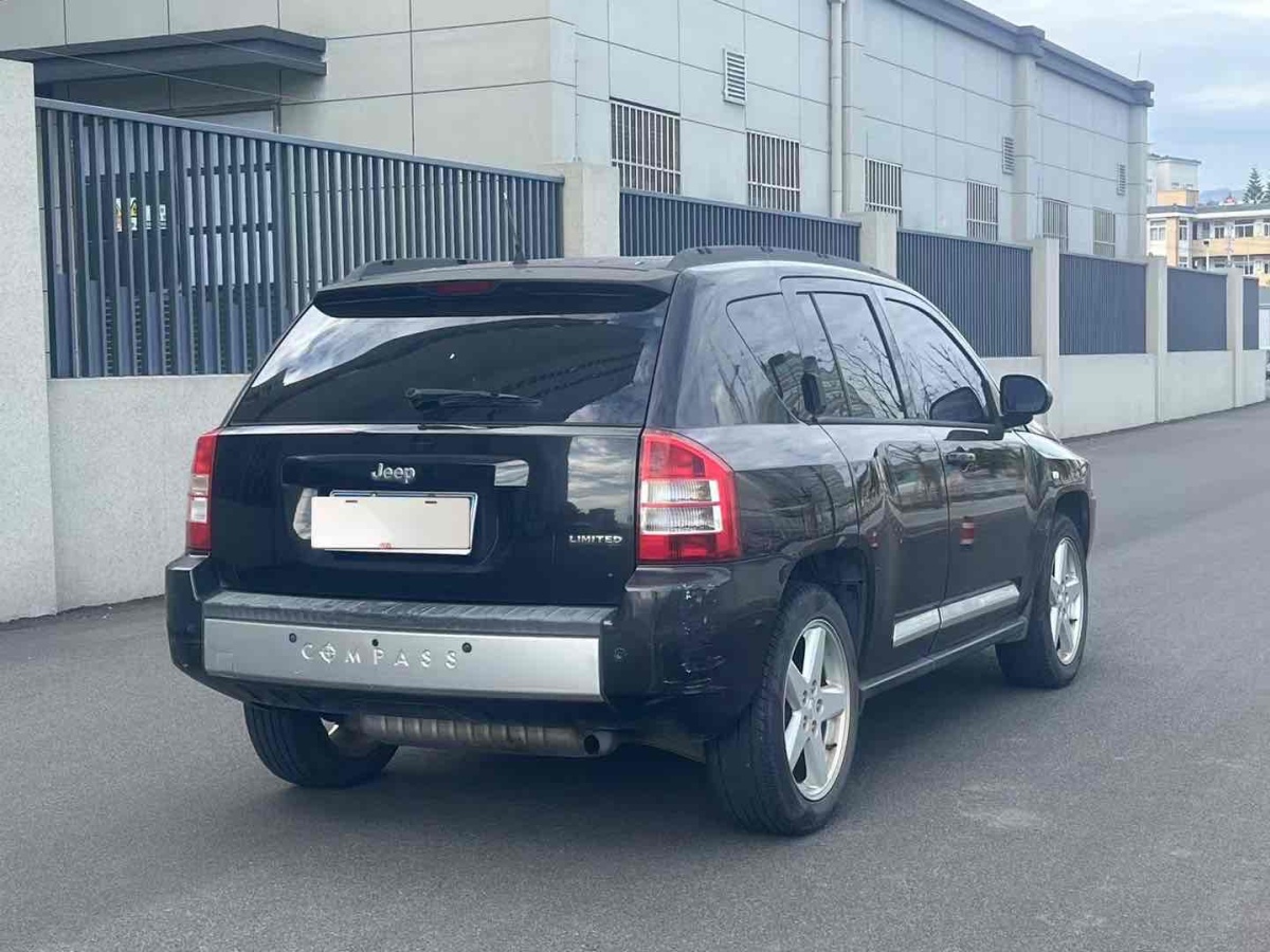 Jeep 指南者  2010款 2.4L 四驅(qū)世界杯特別版圖片