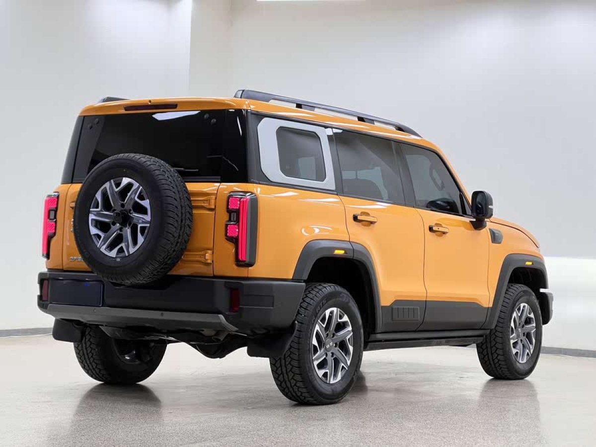 北京 BJ40  2024款 2.0T 城市獵人版 至尊型圖片