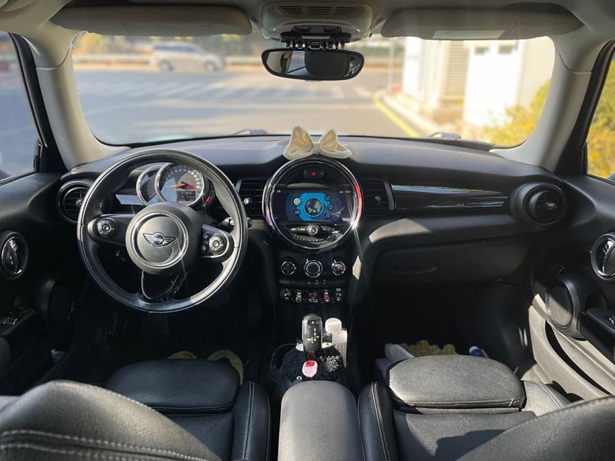 MINI COUNTRYMAN  2018款 1.5T COOPER 經(jīng)典派圖片