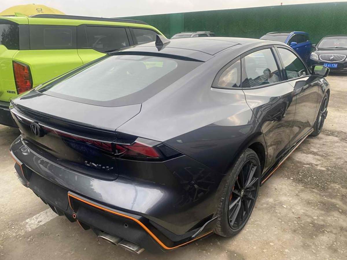 長(zhǎng)安 長(zhǎng)安UNI-V  2023款 1.5T 尊貴型圖片