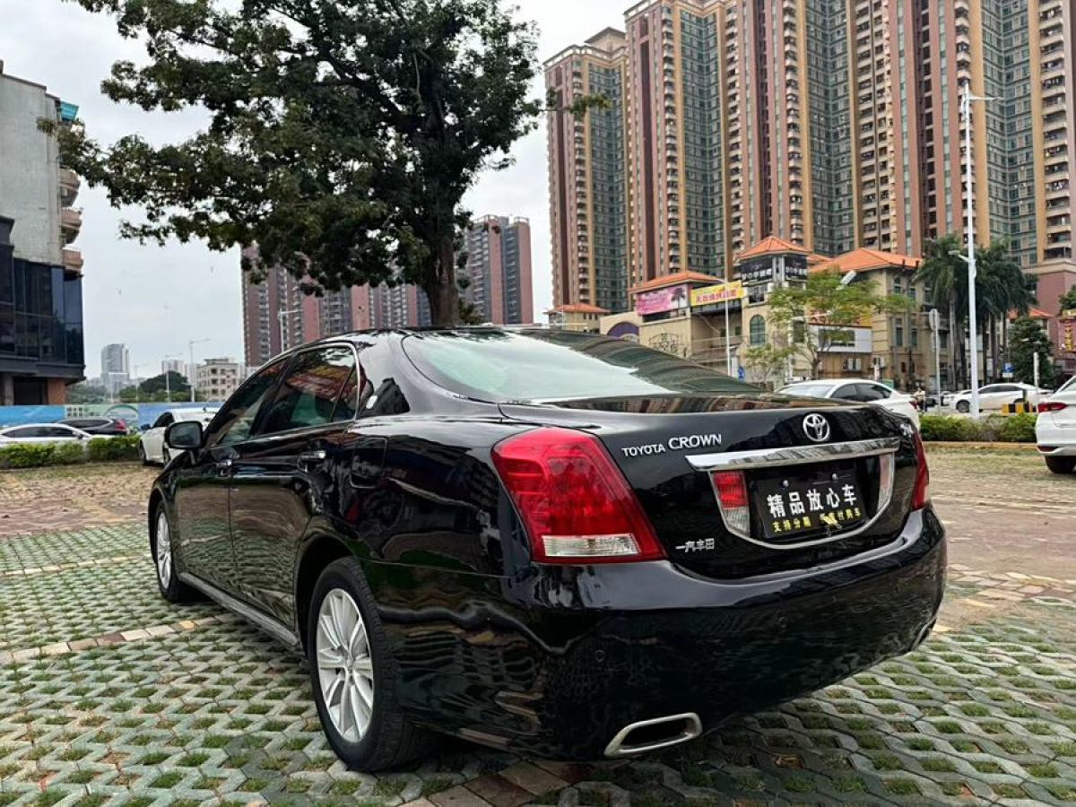 豐田 皇冠  2012款 2.5L Royal 導(dǎo)航版圖片