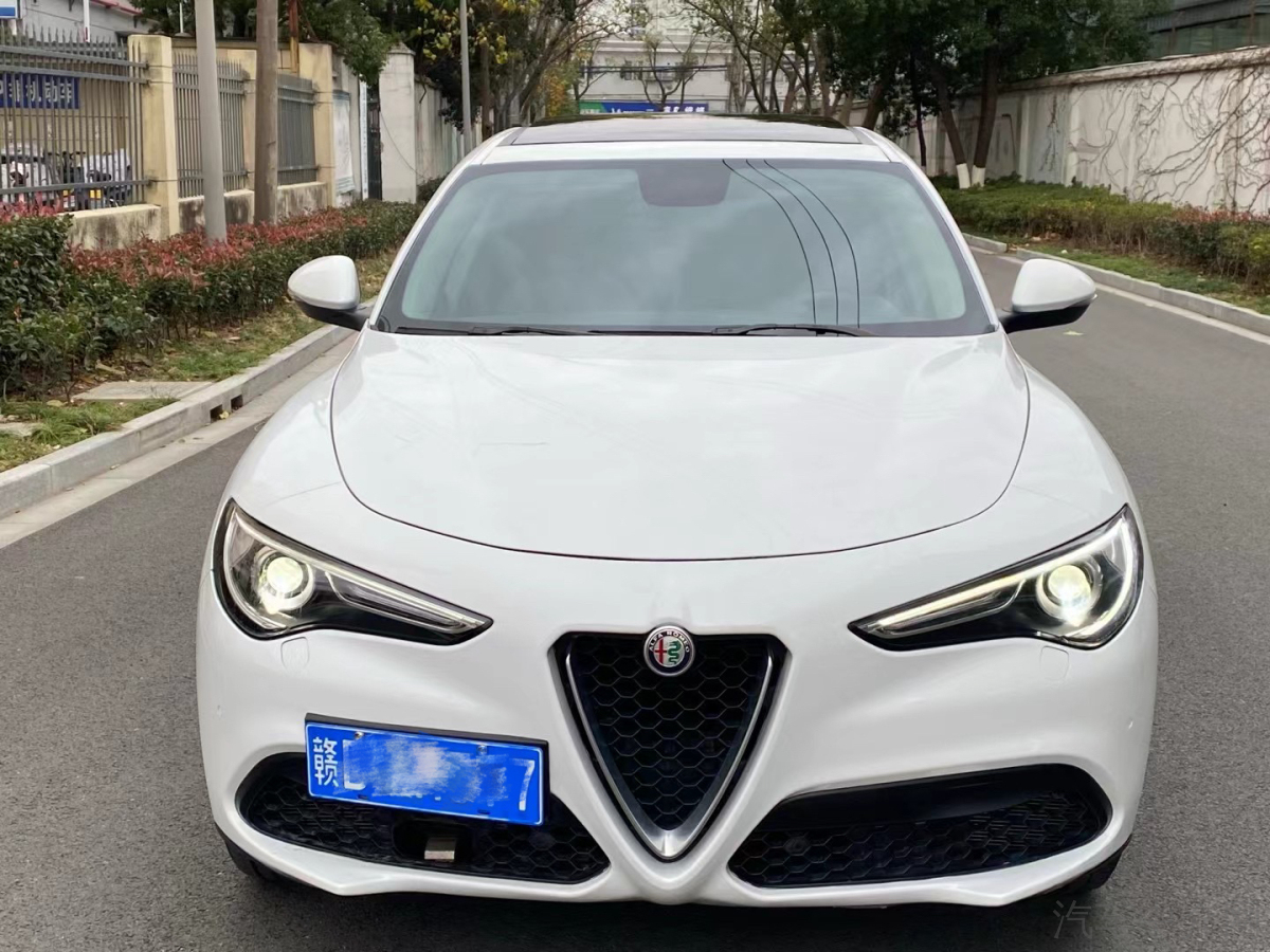 阿爾法·羅密歐 Stelvio  2017款 2.0T 200HP 精英版圖片