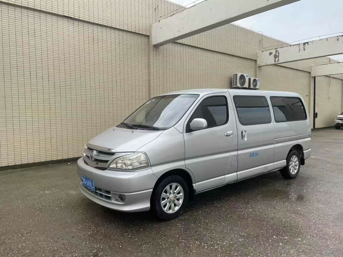 金杯 小金牛  2015款 1.0L標(biāo)準(zhǔn)型廂式車雙排XC4F18-T圖片