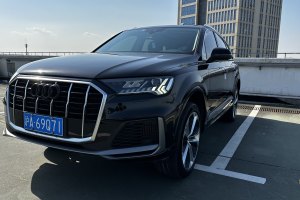 奥迪Q7 奥迪 55 TFSI quattro S line运动型