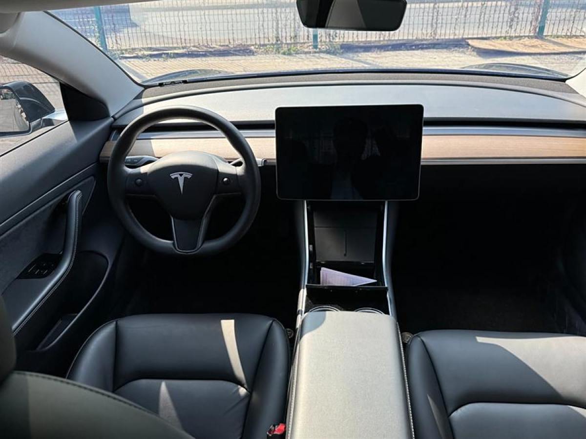 特斯拉 Model 3  2020款 改款 標準續(xù)航后驅升級版圖片