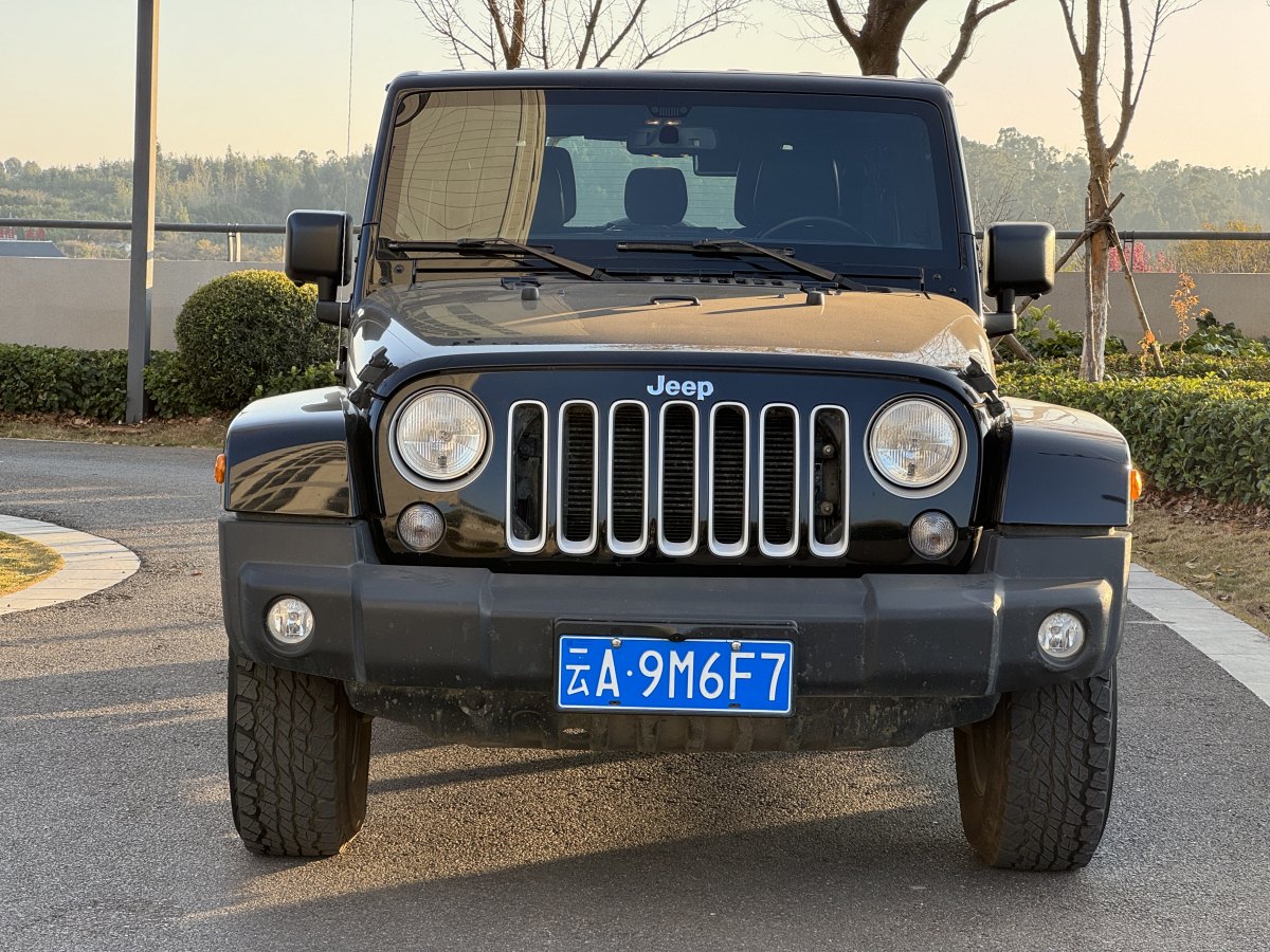 Jeep 牧馬人  2017款 3.0L Sahara 四門舒享版圖片