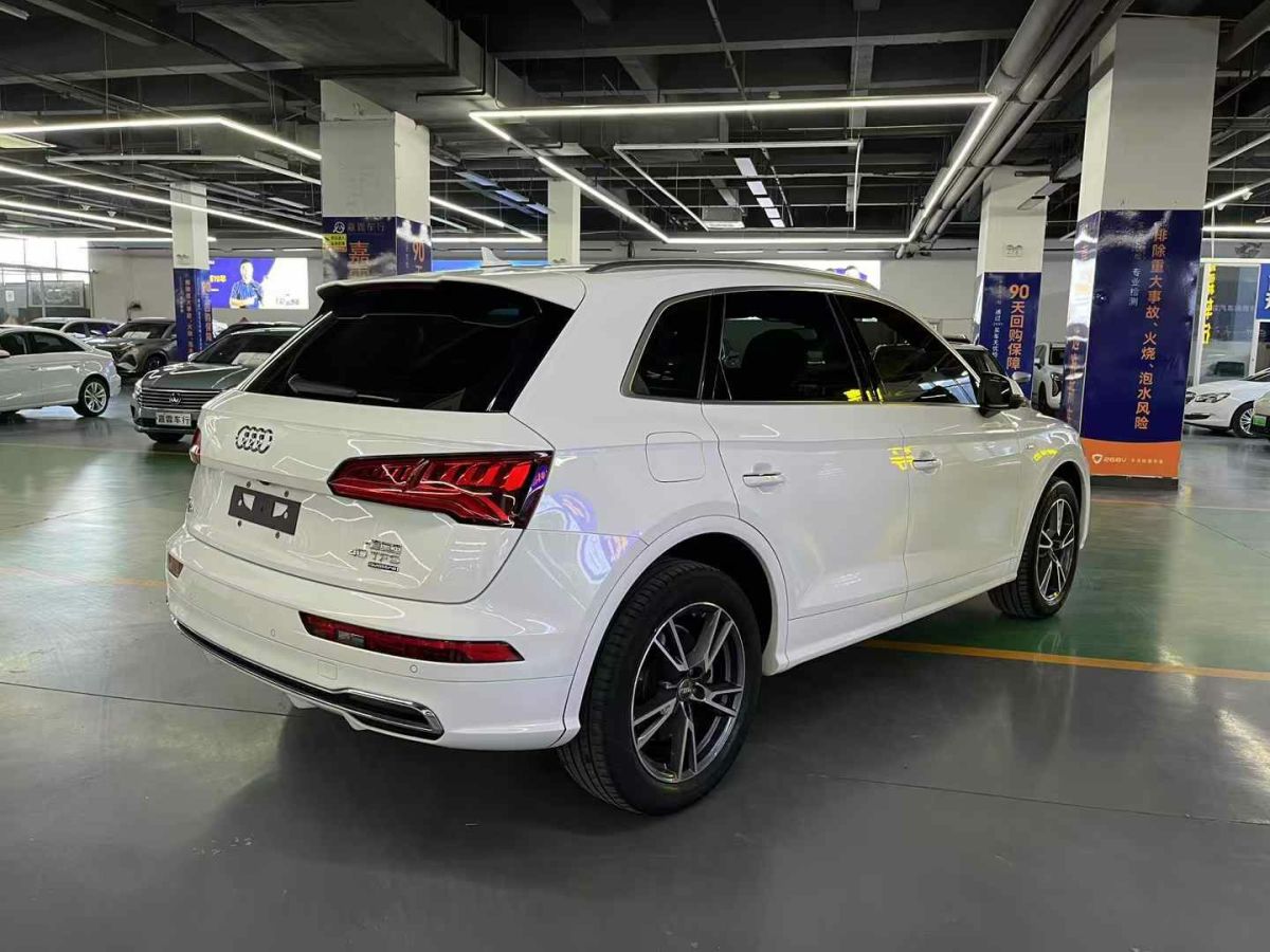 奧迪 奧迪Q3  2020款 35 TFSI 時(shí)尚動(dòng)感型圖片