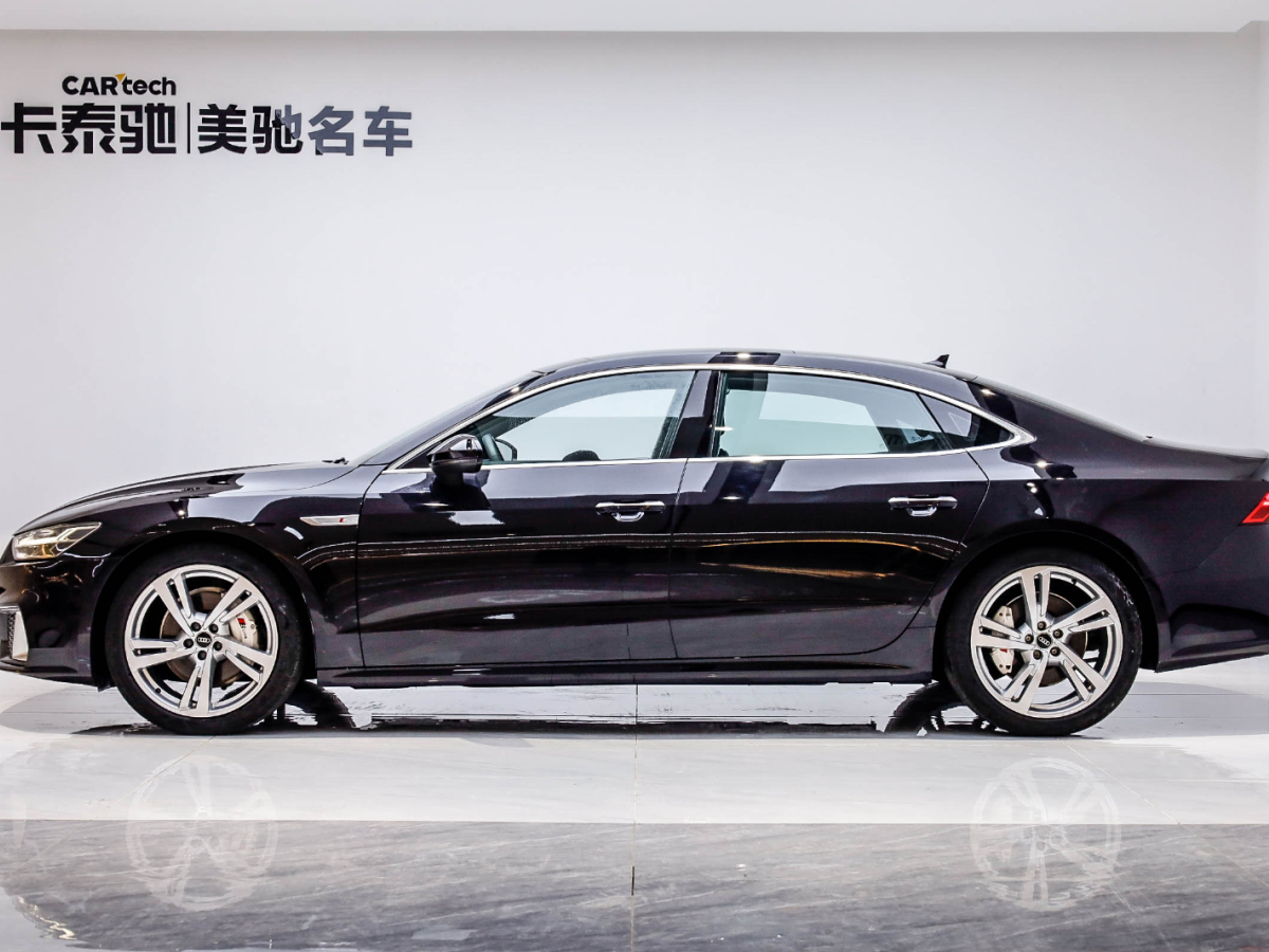 奥迪A7L 2022款 45 TFSI S-line 筑梦未来版图片