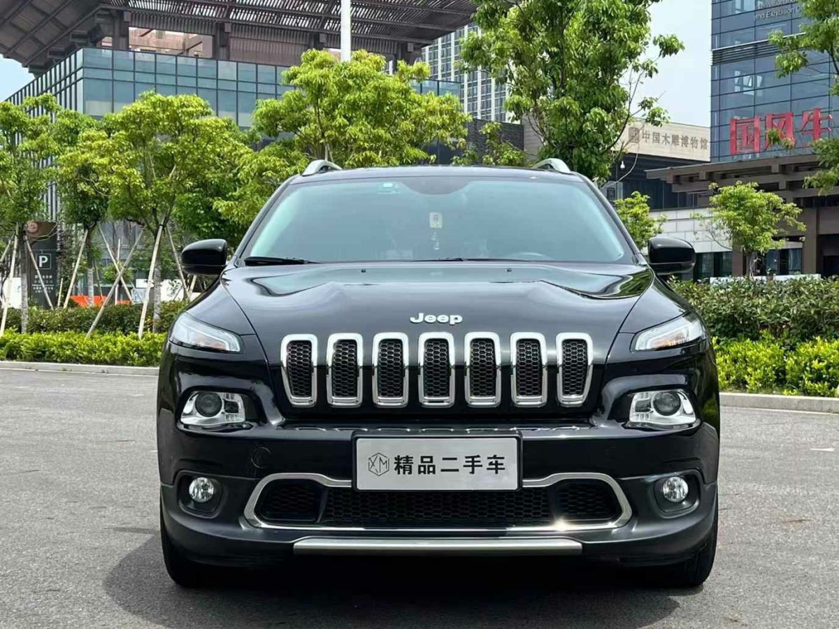 Jeep 自由俠  2018款 互聯(lián)大屏版 180T 自動(dòng)動(dòng)能版+圖片