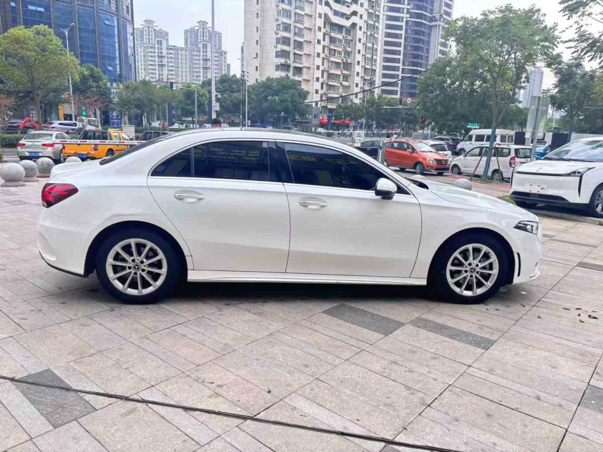 奔馳 奔馳GLE  2020款  GLE 350 4MATIC 時尚型圖片