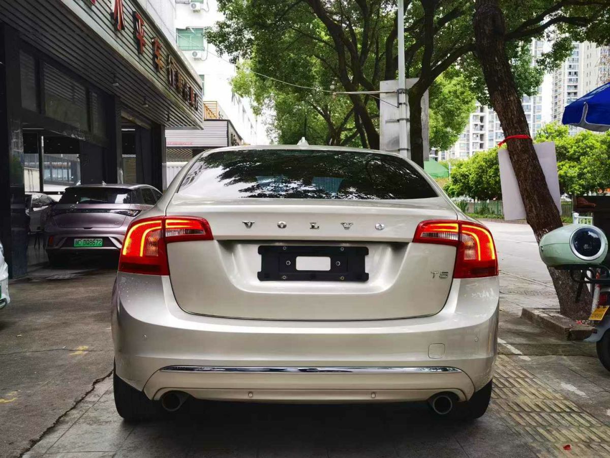 沃爾沃 S60  2019款 S60L 1.5T 智進(jìn)版圖片