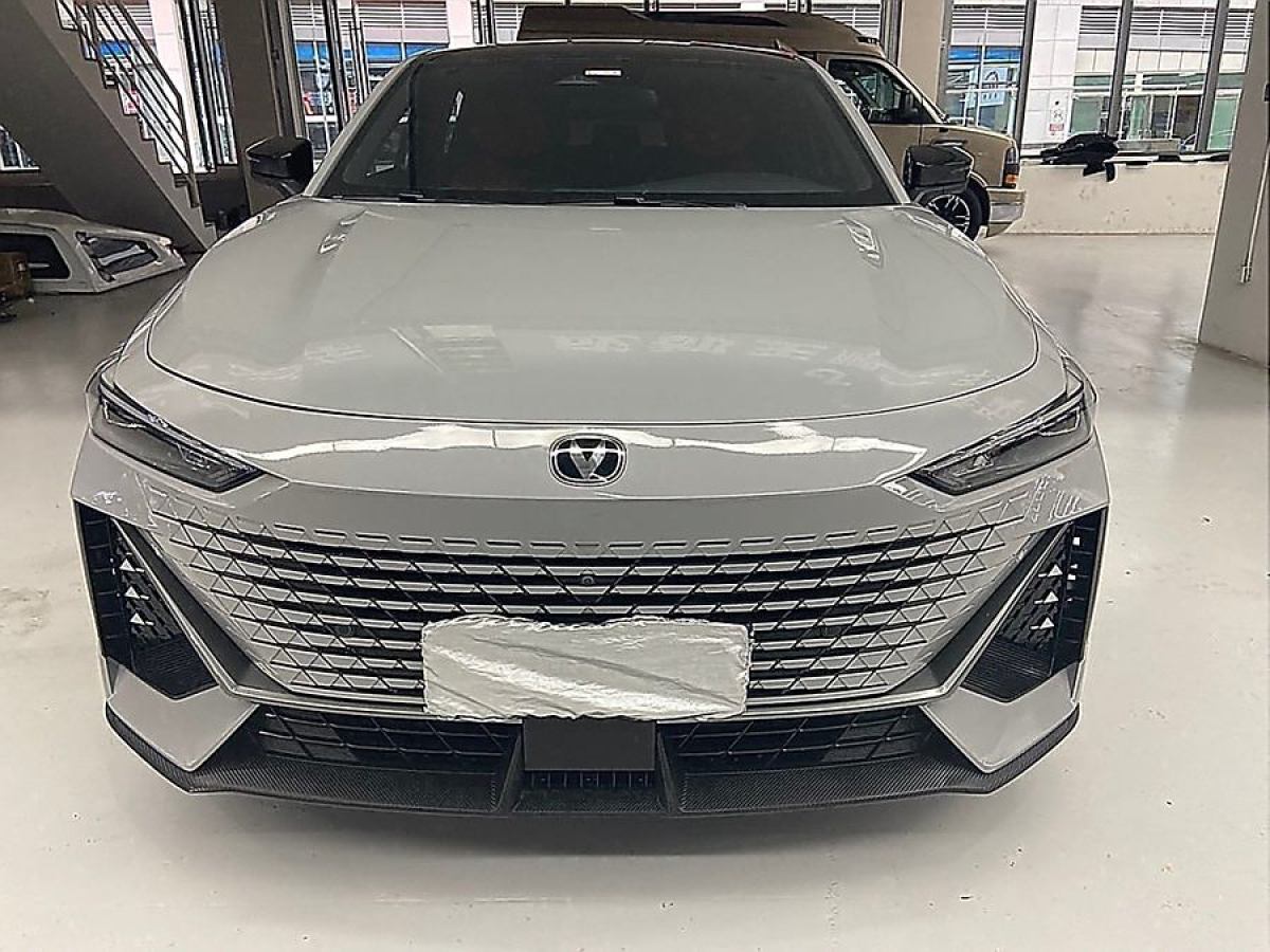 2022年2月長安 長安UNI-V  2022款 1.5T 運動版