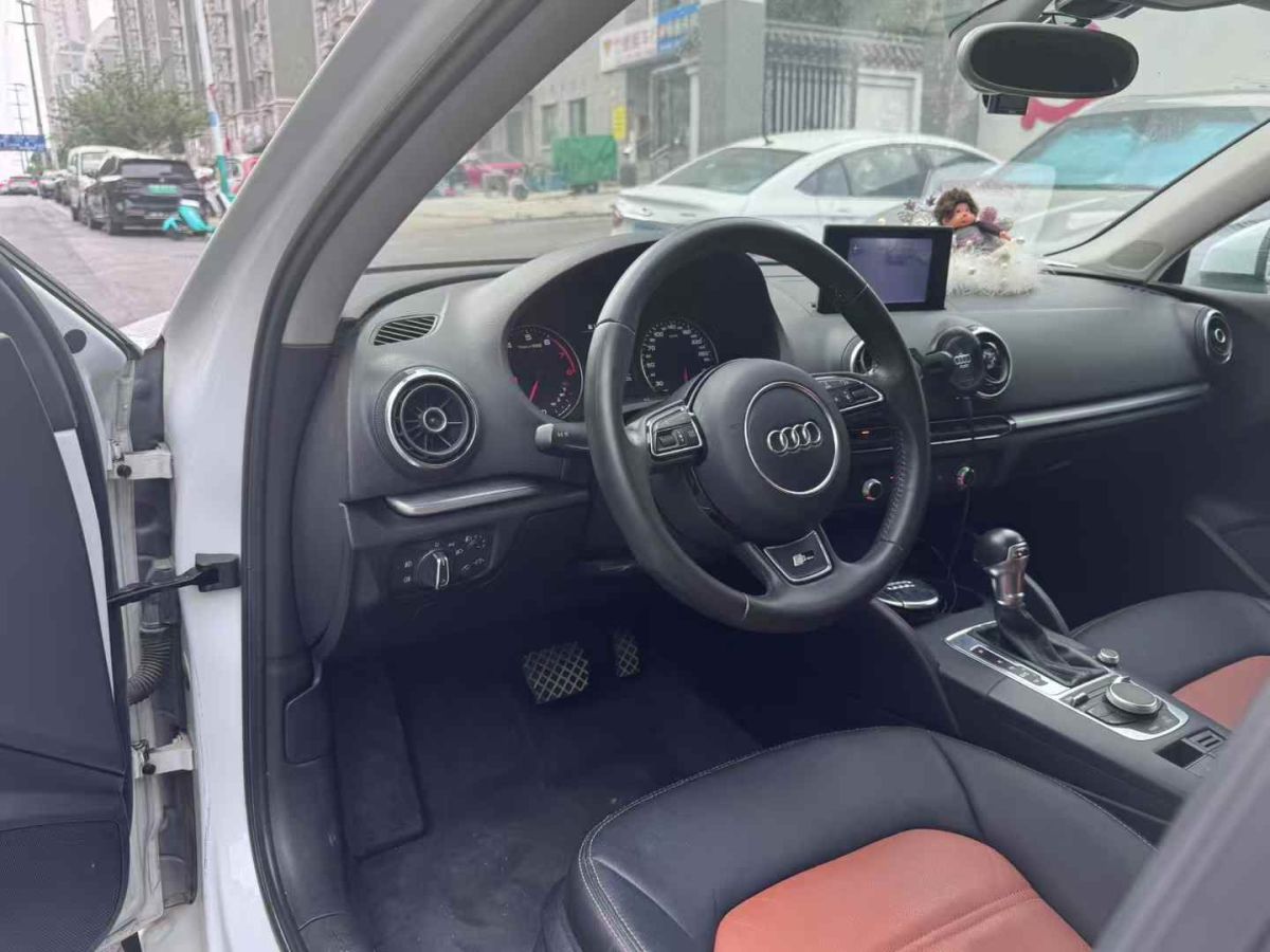 奧迪 奧迪A3  2015款 A3 1.4TFSI 35TFSI 百萬紀(jì)念智領(lǐng)型圖片