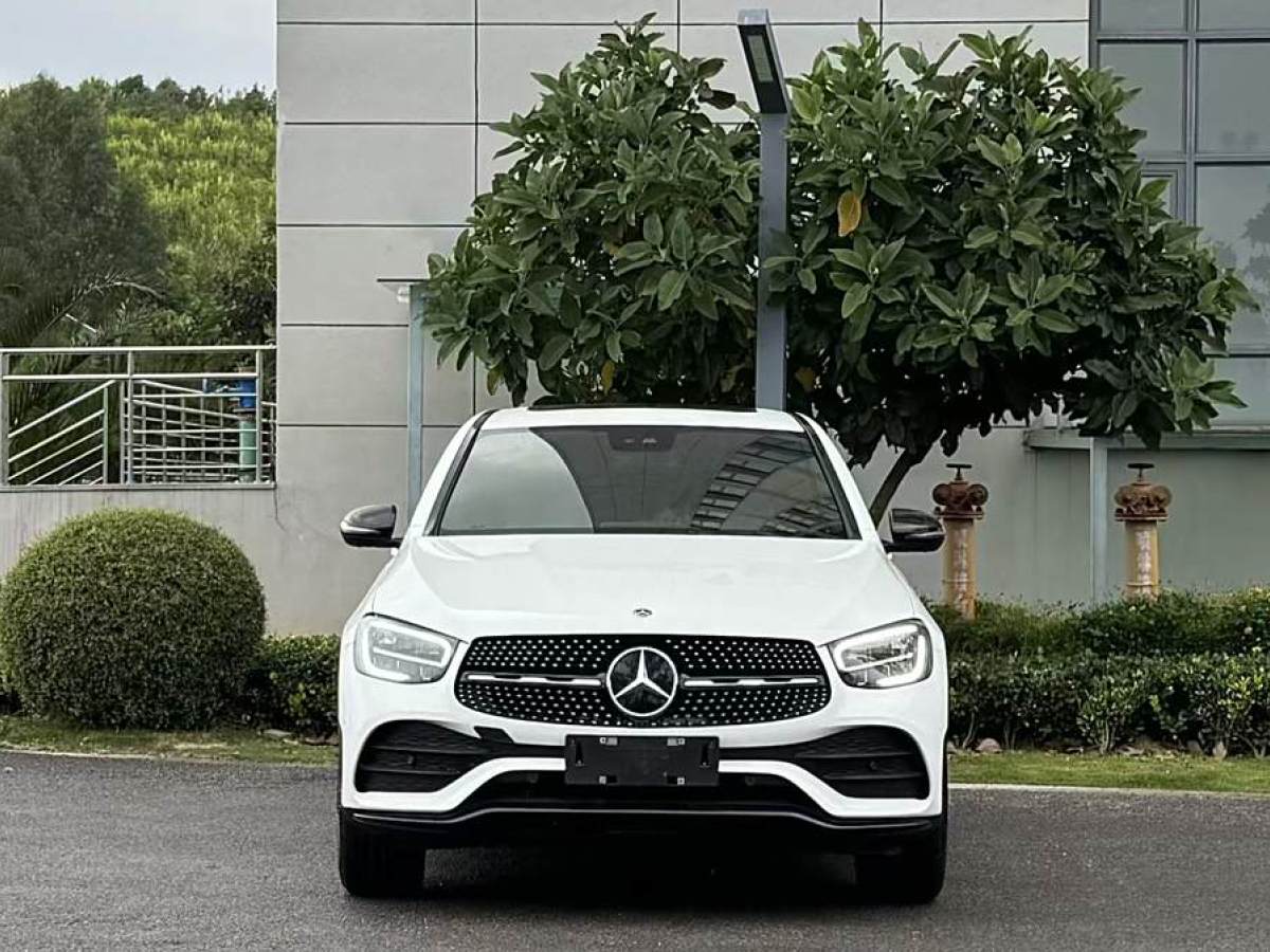 2022年8月奔馳 奔馳GLC  2022款 GLC 300 4MATIC 轎跑SUV