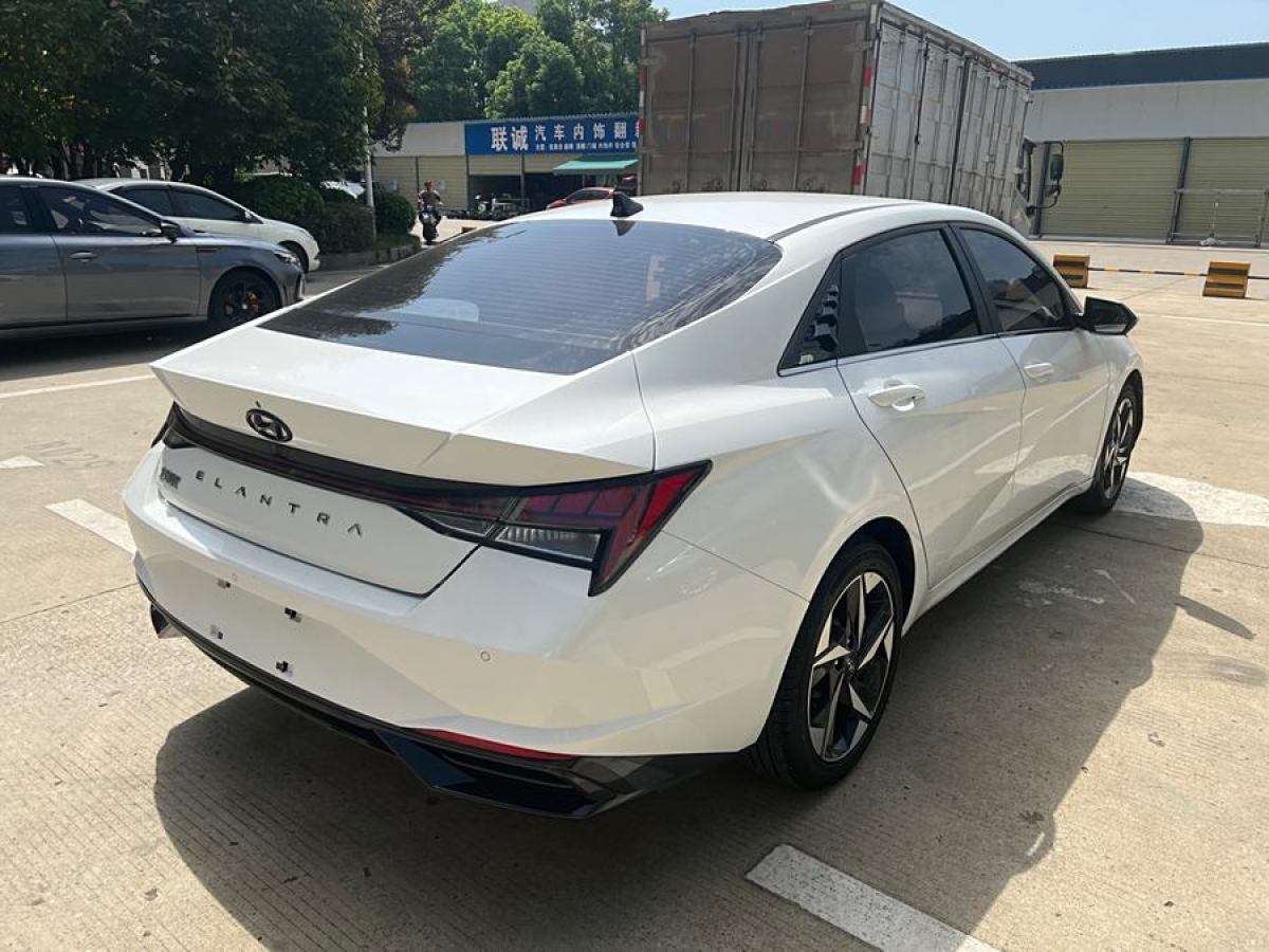 現(xiàn)代 伊蘭特  2021款 1.5L LUX尊貴版圖片