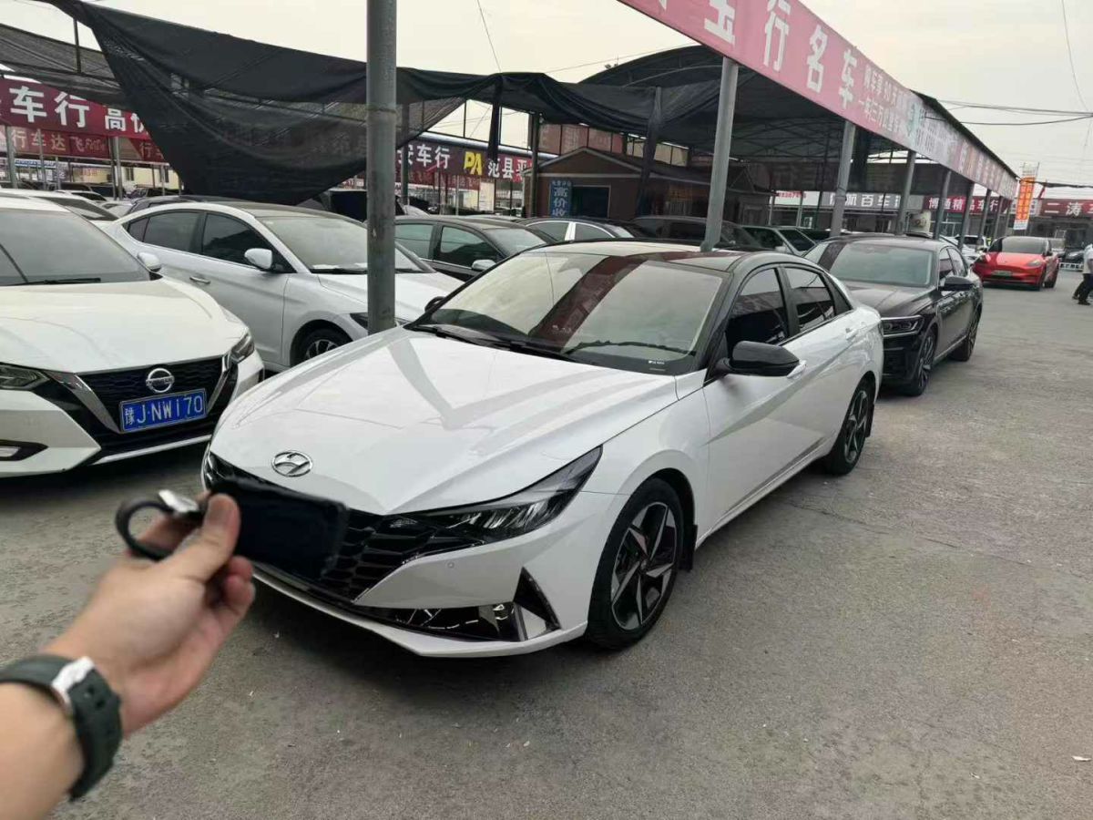 現(xiàn)代 伊蘭特  2022款 1.5L CVT 20周年紀念款圖片