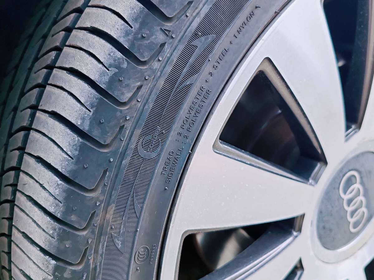 奧迪 奧迪A8  2009款 A8L 2.8 FSI 標(biāo)準(zhǔn)型圖片