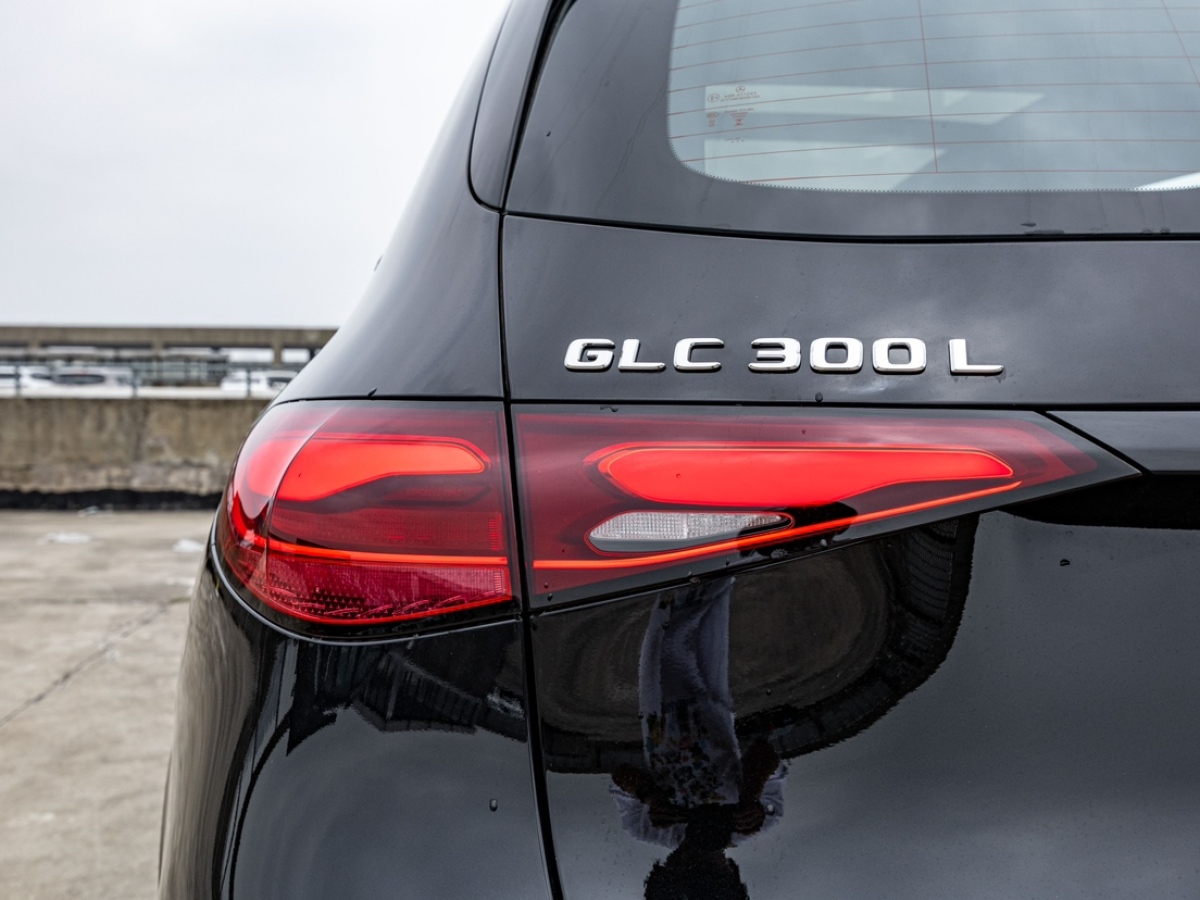 奔驰 奔驰GLC  2023款 GLC 300 L 4MATIC 豪华型 5座图片