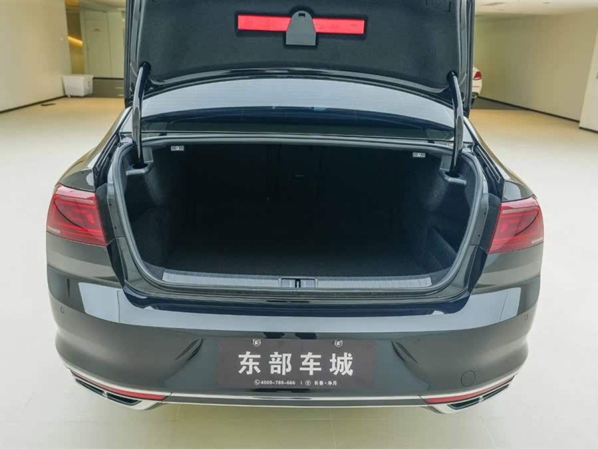 大眾 邁騰  2023款 200萬(wàn)輛紀(jì)念版 330TSI DSG領(lǐng)先型圖片