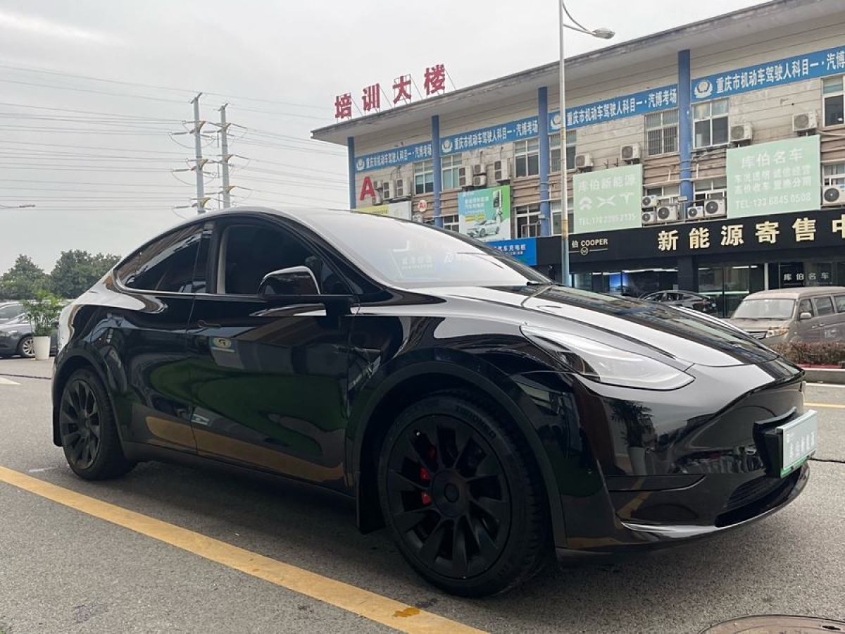 特斯拉 Model 3  2022款 后輪驅(qū)動(dòng)版圖片