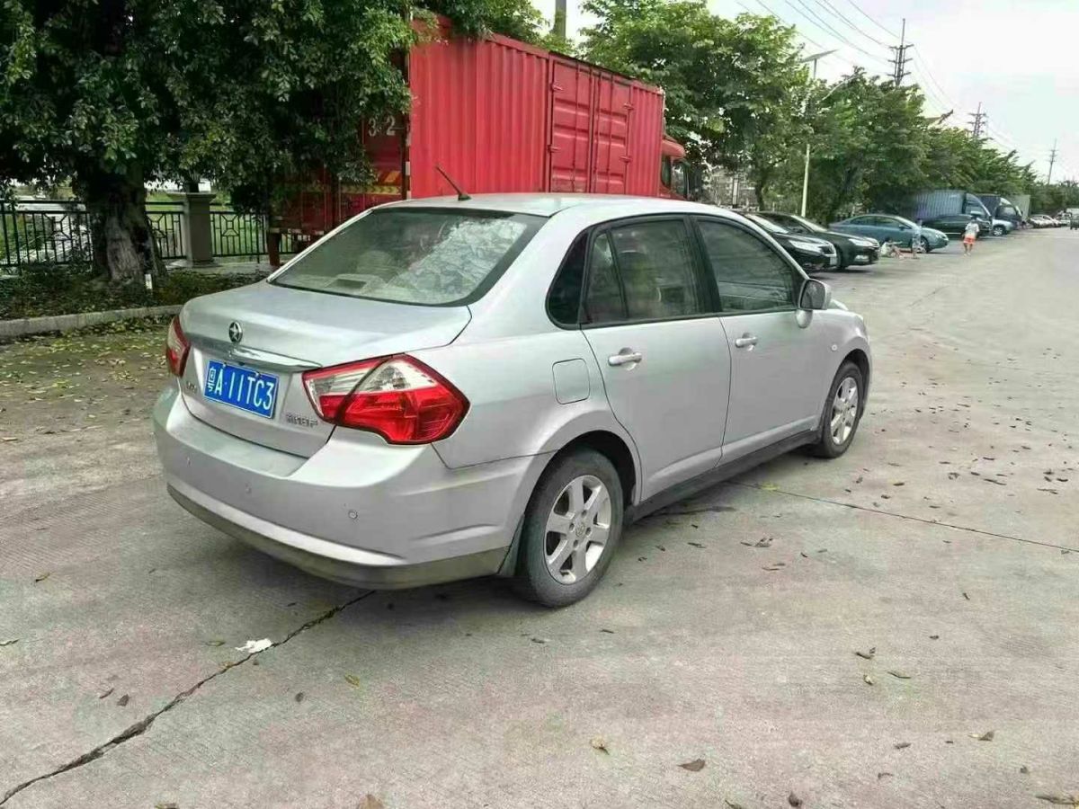 啟辰 D50  2012款 1.6L 手動尊貴版圖片