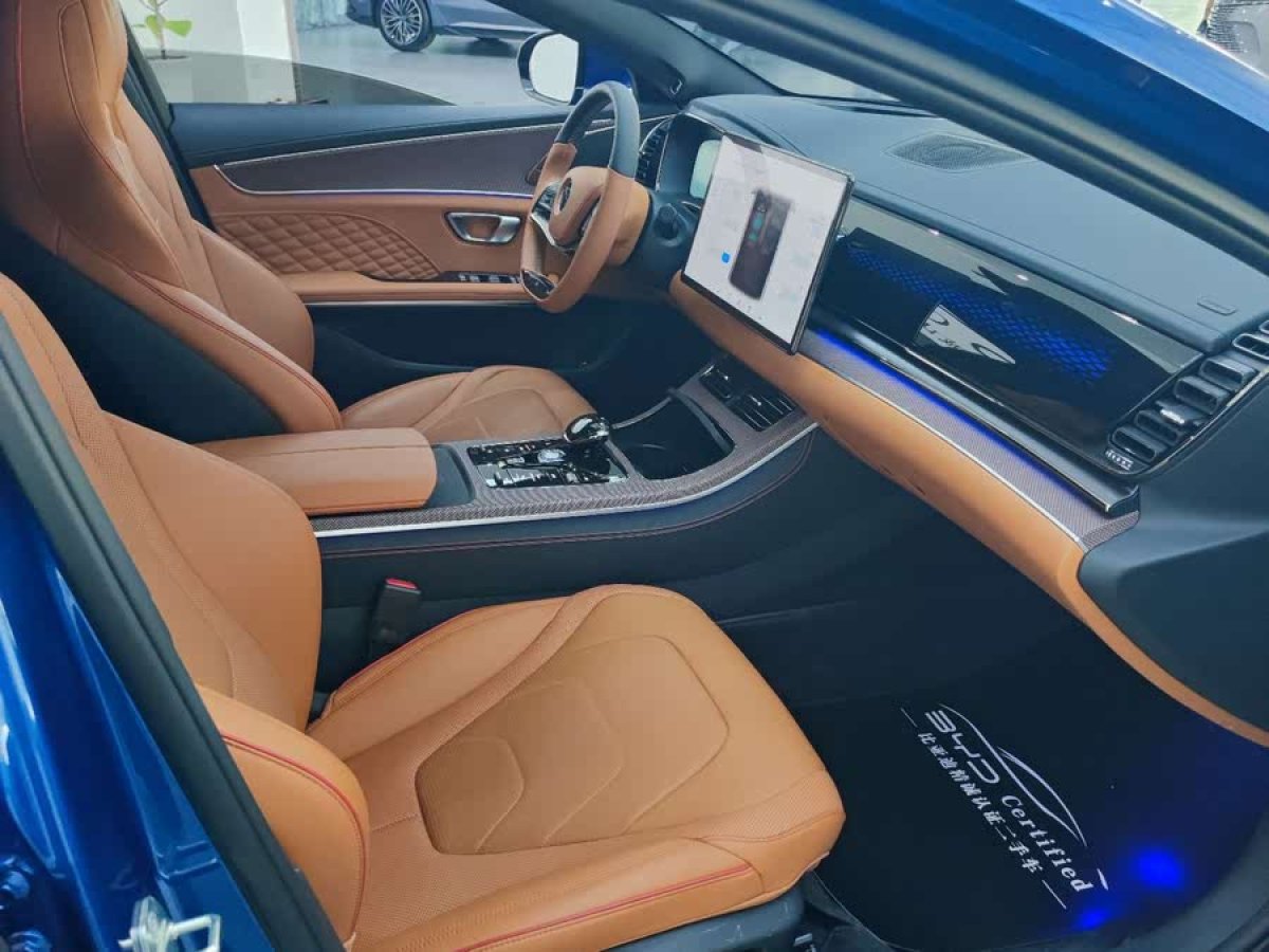 比亞迪 漢  2022款 EV 創(chuàng)世版 610KM四驅尊享型圖片