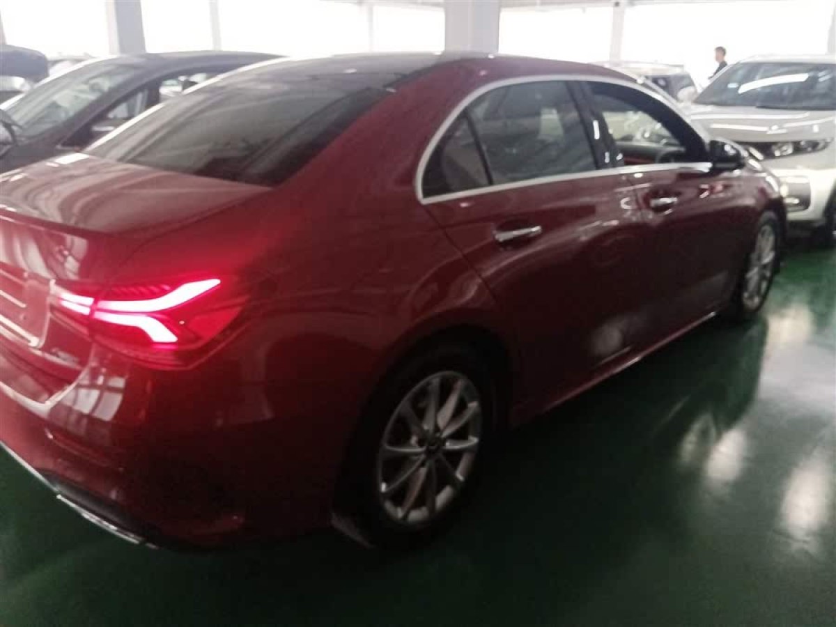 奔馳 奔馳A級  2021款 A 200 L 運動轎車時尚型圖片