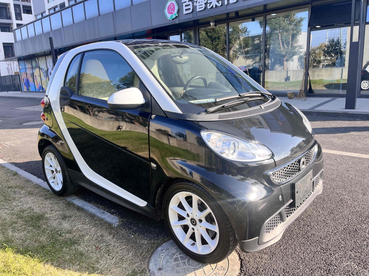 smart fortwo  2014款 1.0 MHD 硬頂新年特別版圖片