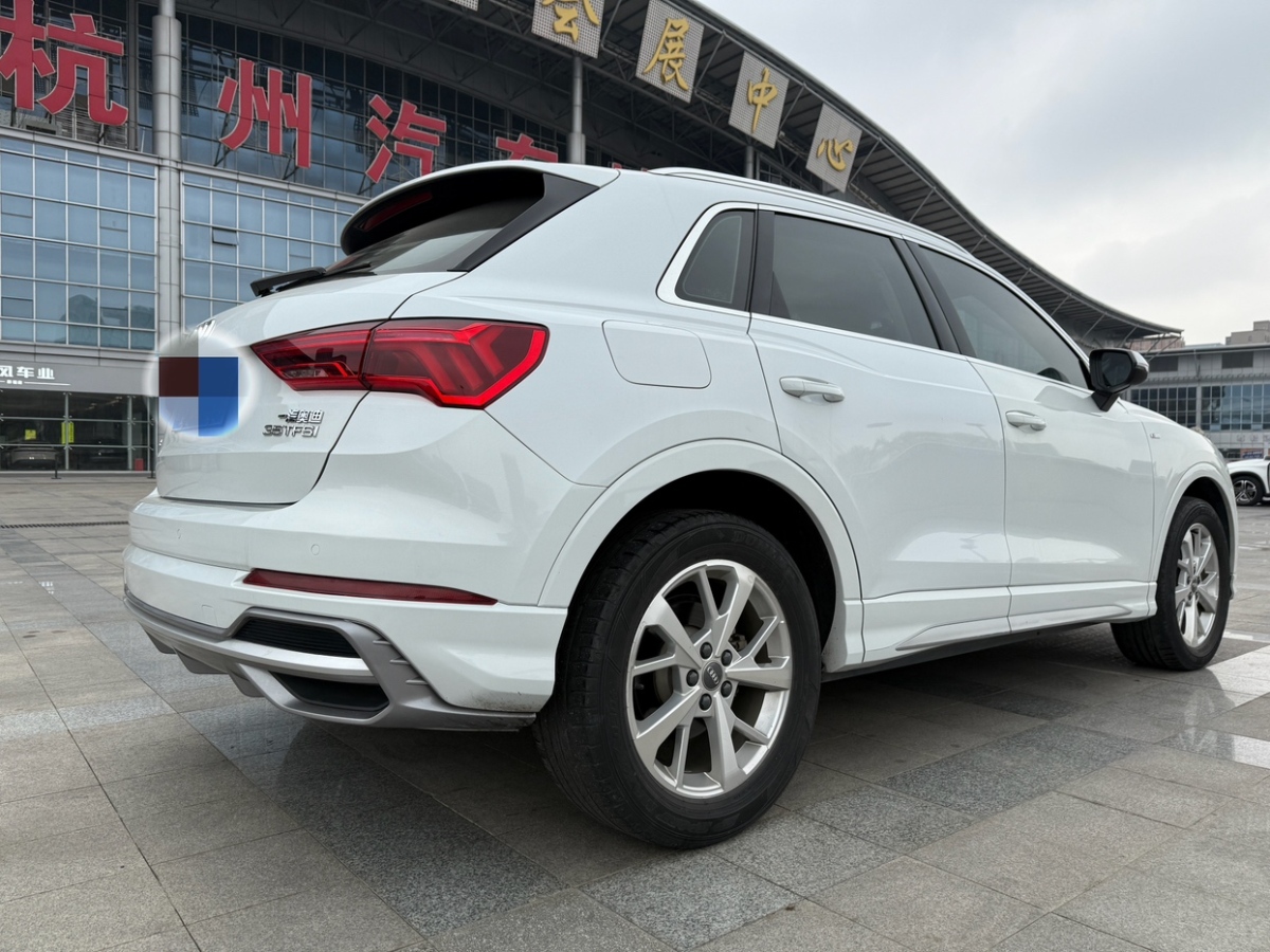 奧迪 奧迪Q3  2019款  35 TFSI 進(jìn)取動(dòng)感型圖片