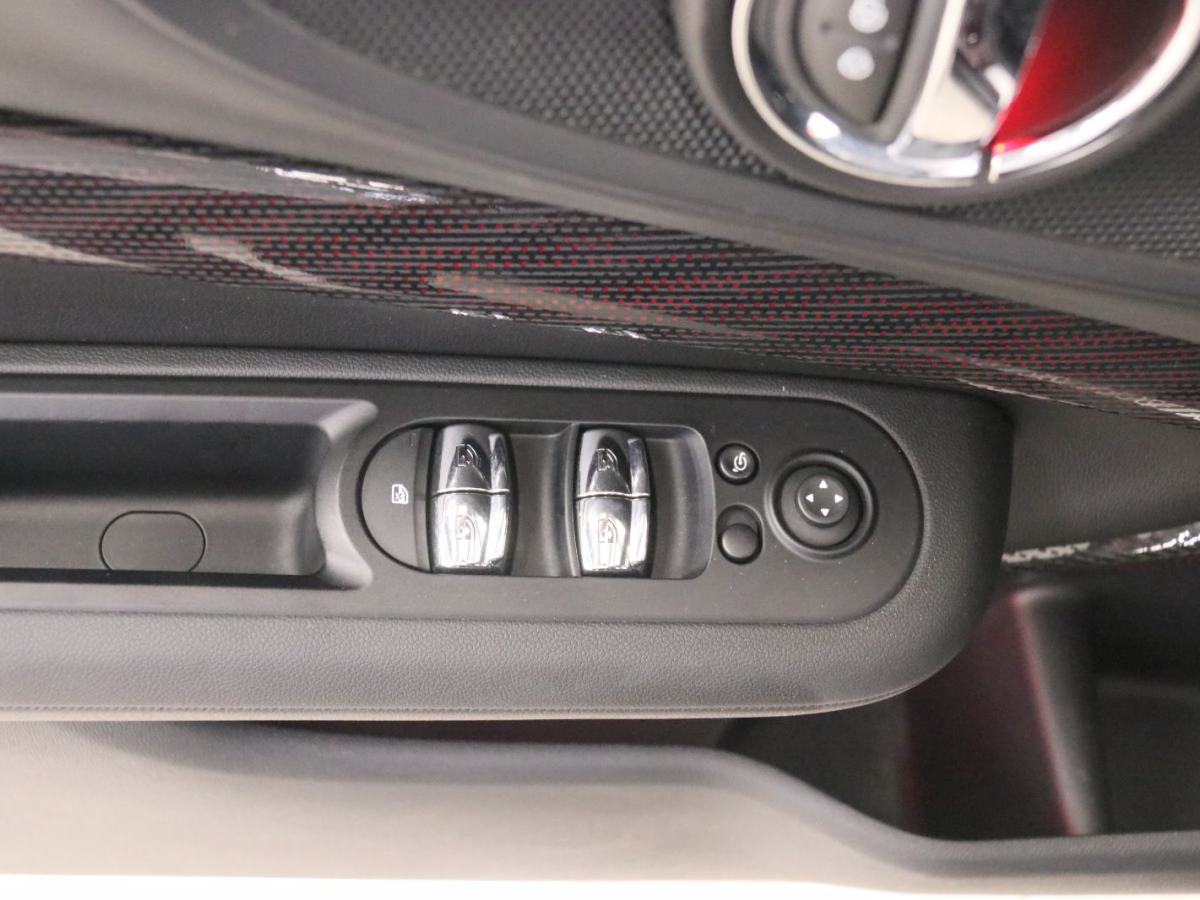 MINI CLUBMAN  2016款 改款 1.5T COOPER 鑒賞家版圖片
