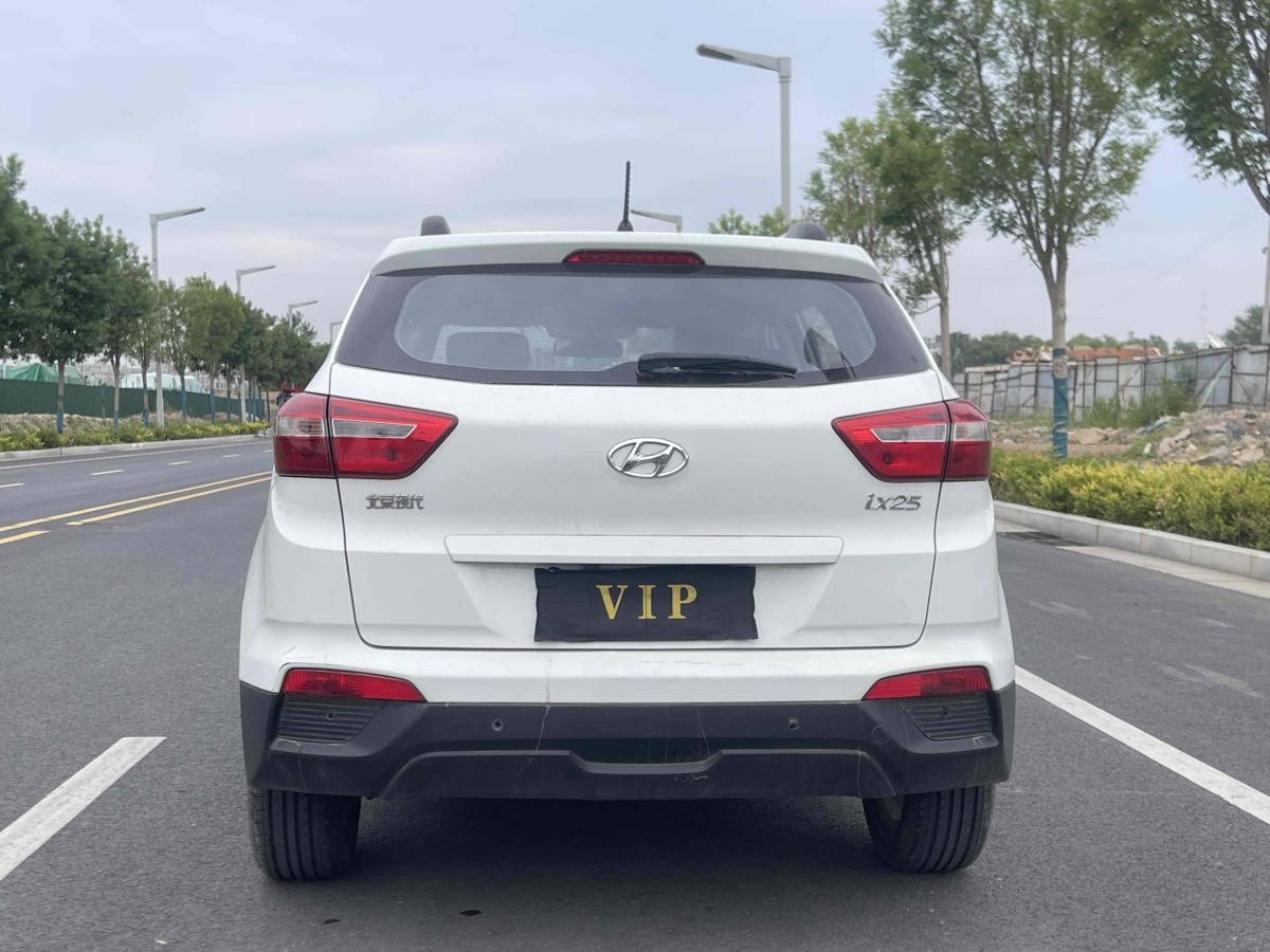 現(xiàn)代 ix25  2015款 1.6L 自動(dòng)兩驅(qū)時(shí)尚型GS圖片