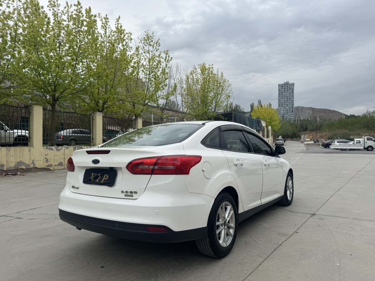 福特 ?？怂? 2015款 三廂 EcoBoost 125 自動(dòng)超能風(fēng)尚型圖片