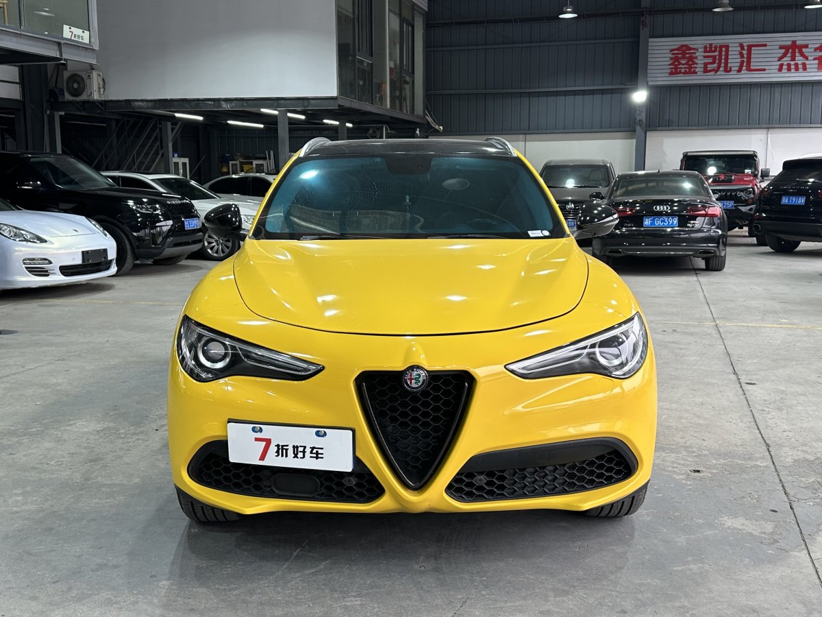 阿爾法·羅密歐 Stelvio  2017款 2.0T 200HP 豪華版圖片