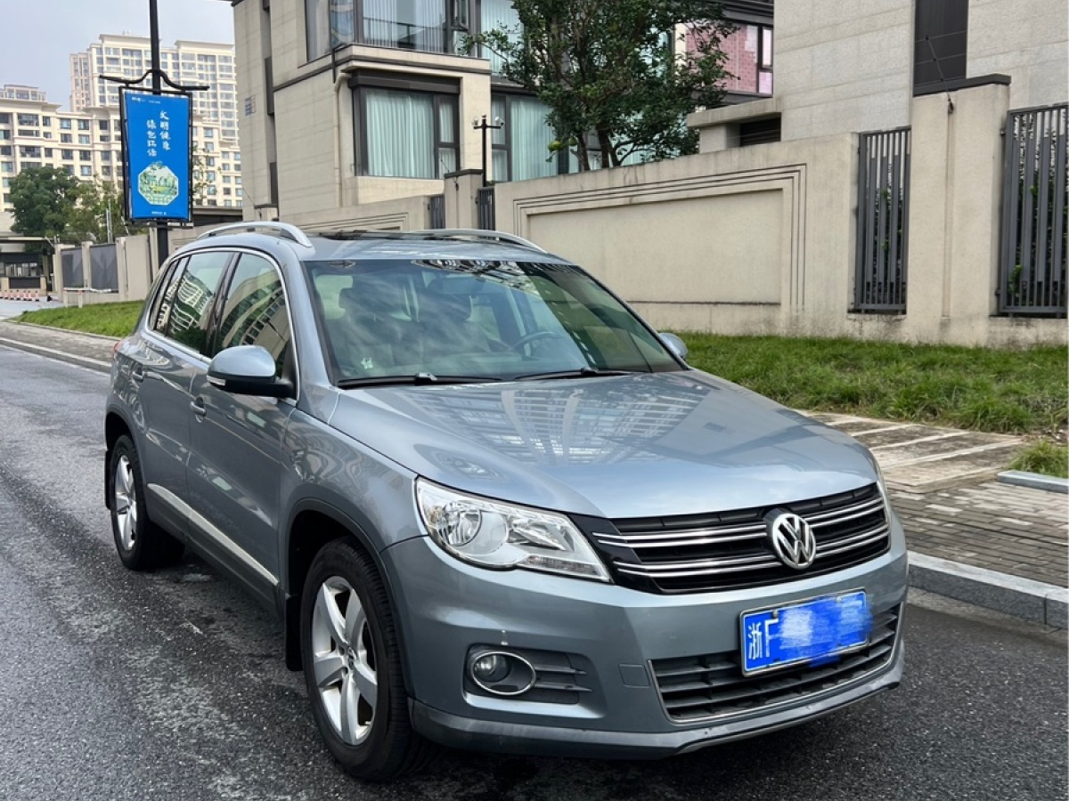 2012年12月大眾 途觀  2012款 1.8TSI 自動(dòng)四驅(qū)菁英版