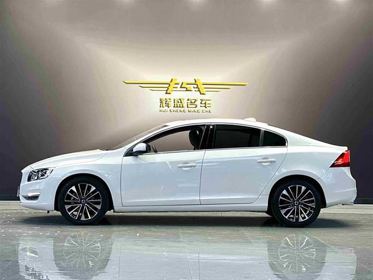 沃爾沃 S60  1448款 2.0T T5智尊版圖片