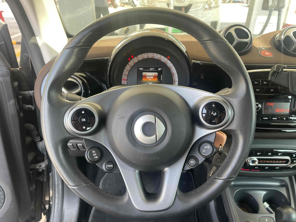 smart fortwo  2018款 1.0L 52千瓦巧克力特別版圖片