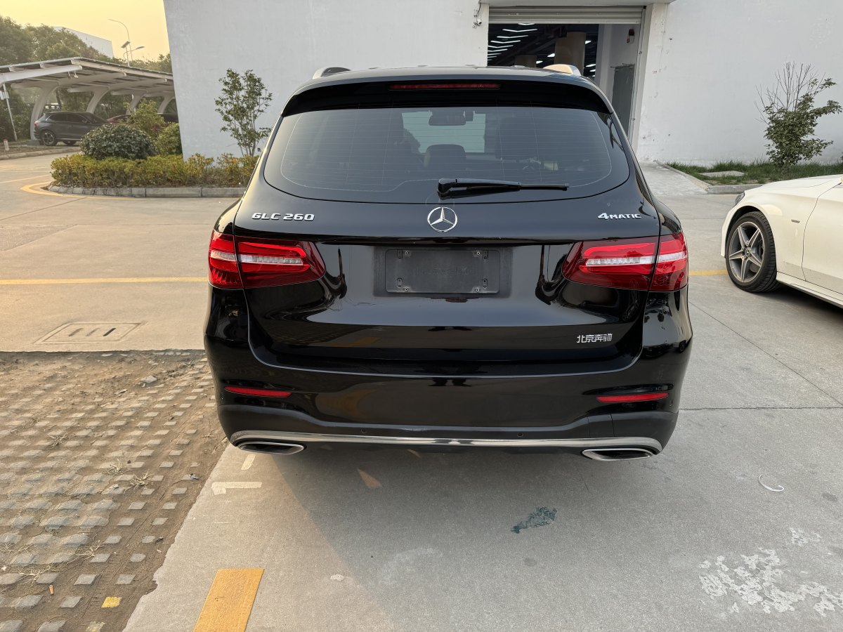 奔馳 奔馳GLC  2018款 改款 GLC 260 4MATIC 豪華型圖片