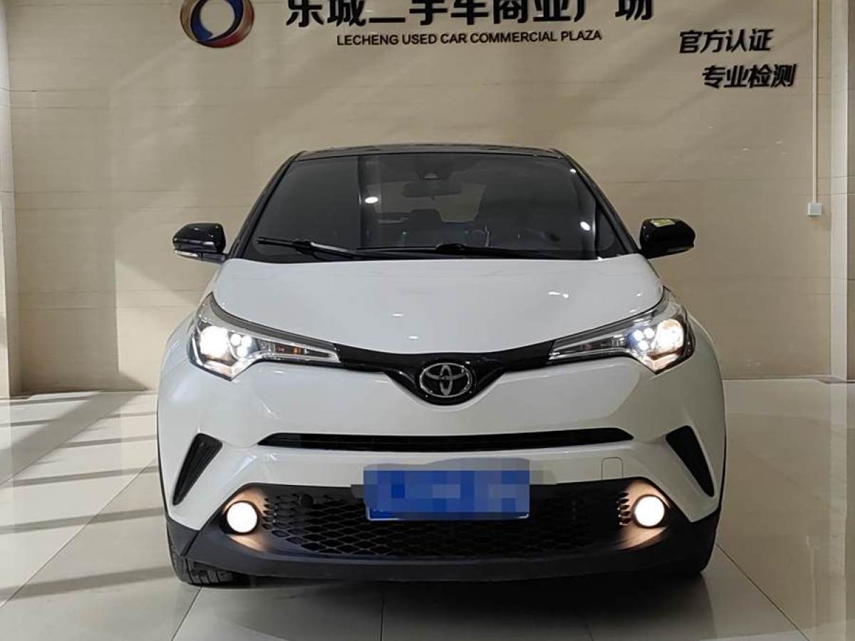 豐田 C-HR  2020款 2.0L 領(lǐng)先版圖片