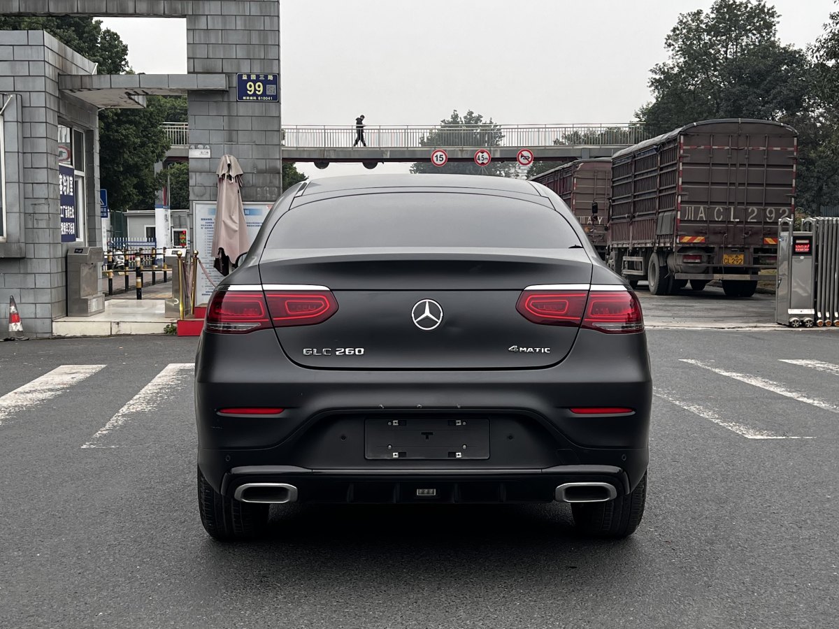 奔馳 奔馳GLC  2022款 改款 GLC 260 4MATIC 轎跑SUV圖片