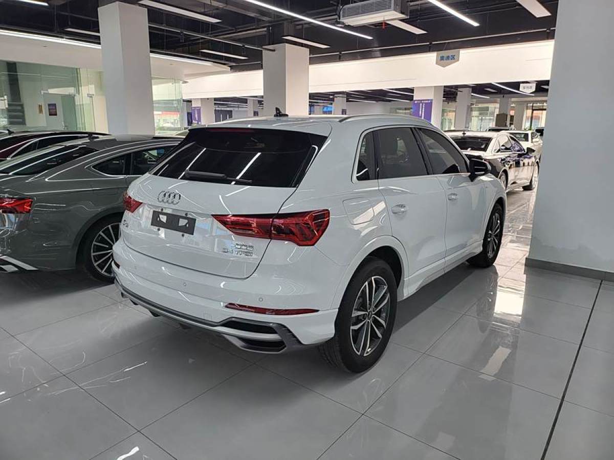 奧迪 奧迪Q3  2022款 35 TFSI 進(jìn)取動(dòng)感型圖片